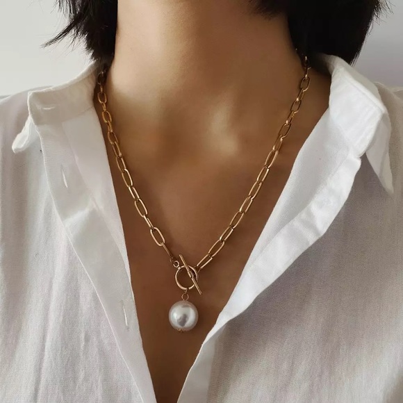 PinkBabeBoutique Jewelry - 3/$30 💛 Faux Pearl Chain Necklace
